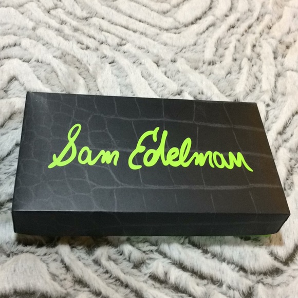 🌟 SAM EDELMAN Patent Bristol Flap Wallet - Picture 5 of 6